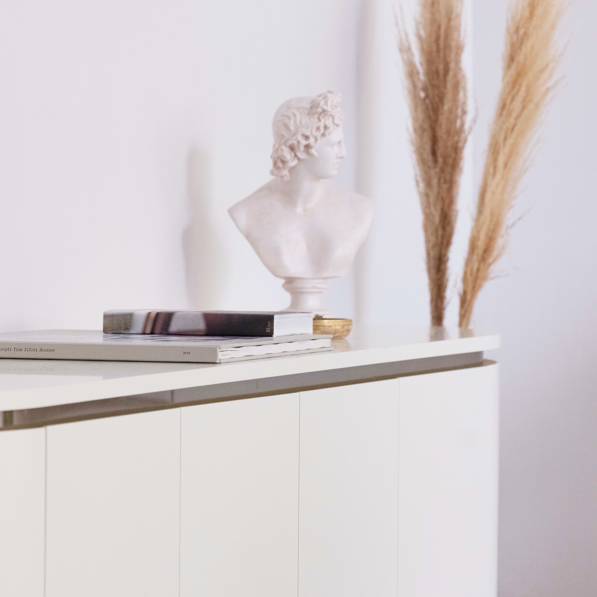 CURVED TV STAND | IVORY